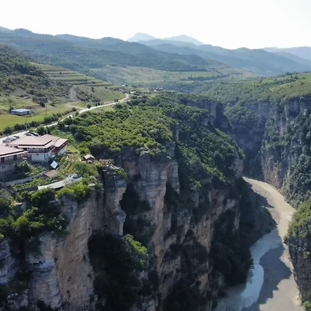 Bracaj בית הארחה