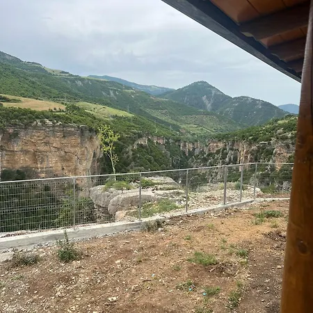 בית הארחה Bracaj 4*