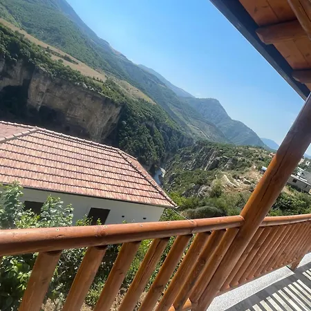 Bracaj בית הארחה 4*