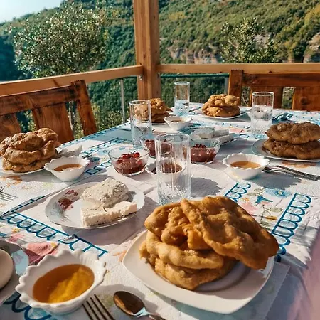 Bracaj Guest house *